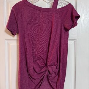 Temofon maroon tee